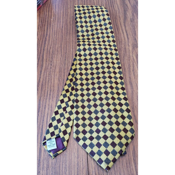 Aquascutum of London Black and Yellow Diamond Pattern Silk Necktie Tie - Picture 5 of 5